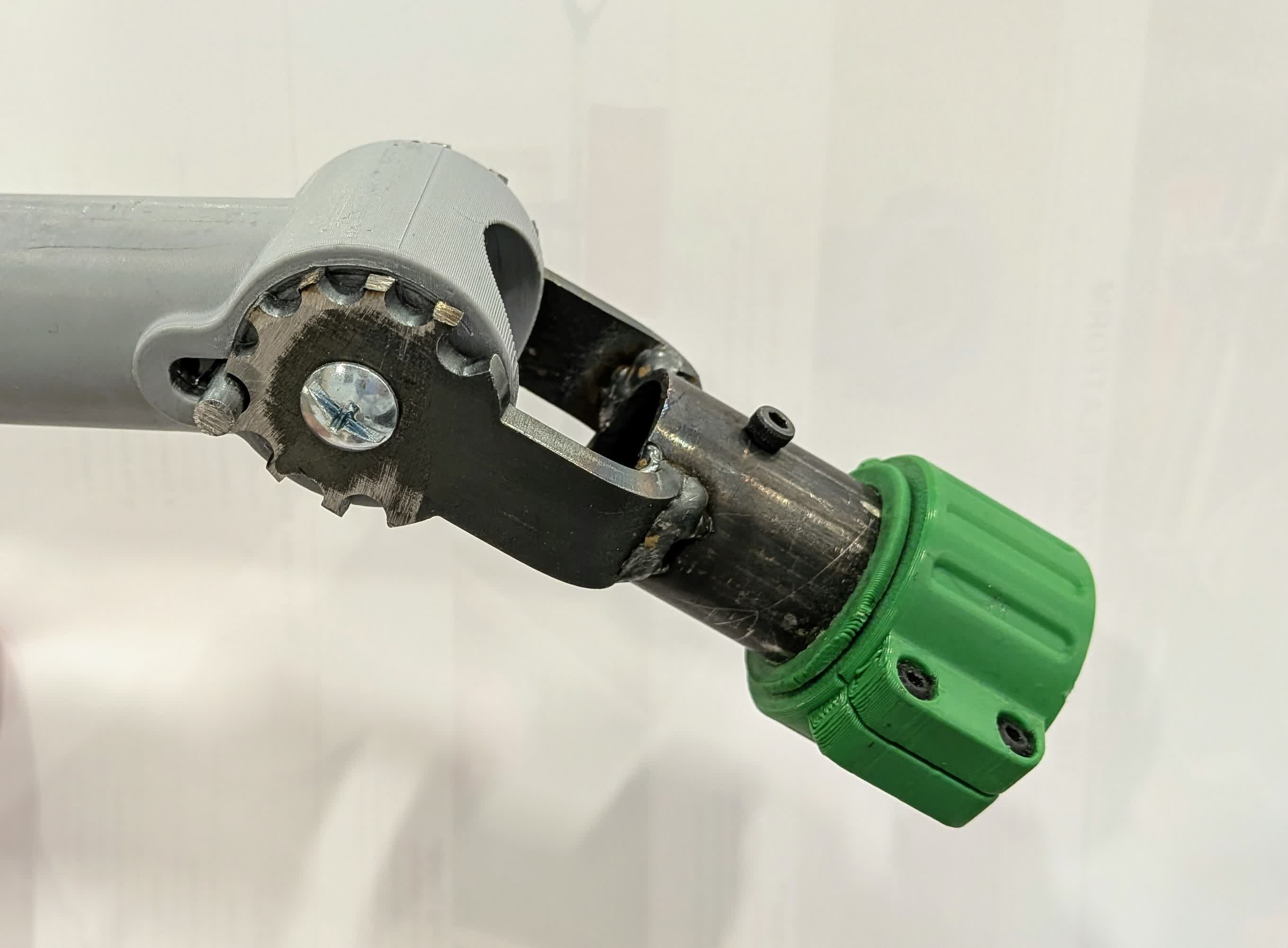 Dynamic Angle close-up